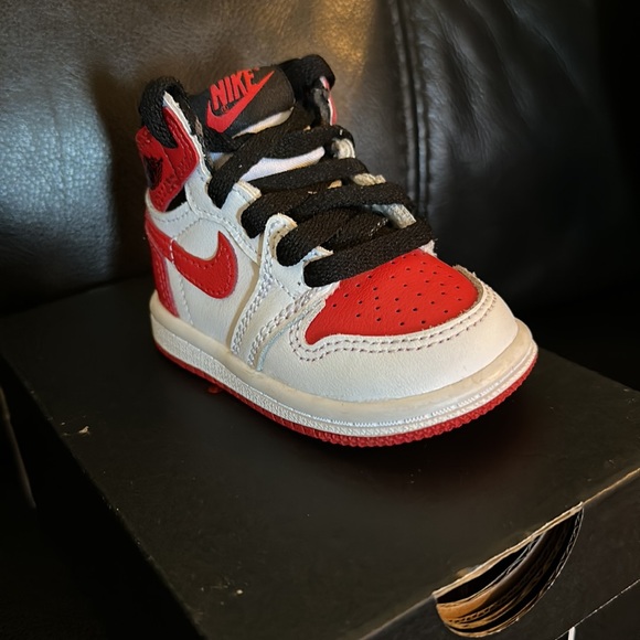 Air Jordan 1 Retro High OG TD
Facts Fit Activity
'Heritage' size 3c - Picture 2 of 4